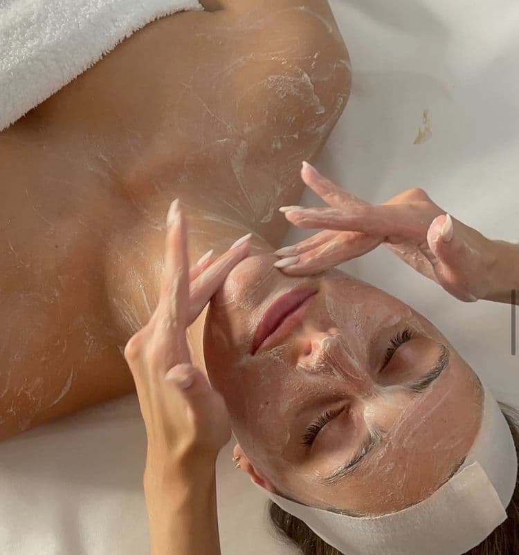 Deep Cleansing vs Facial in Karachi — Which to Book